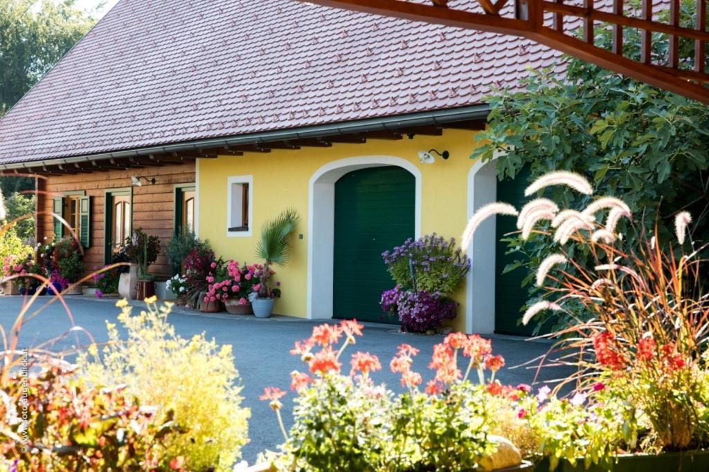 Weingut- Gaestezimmer Marko Leutschach Exteriör bild